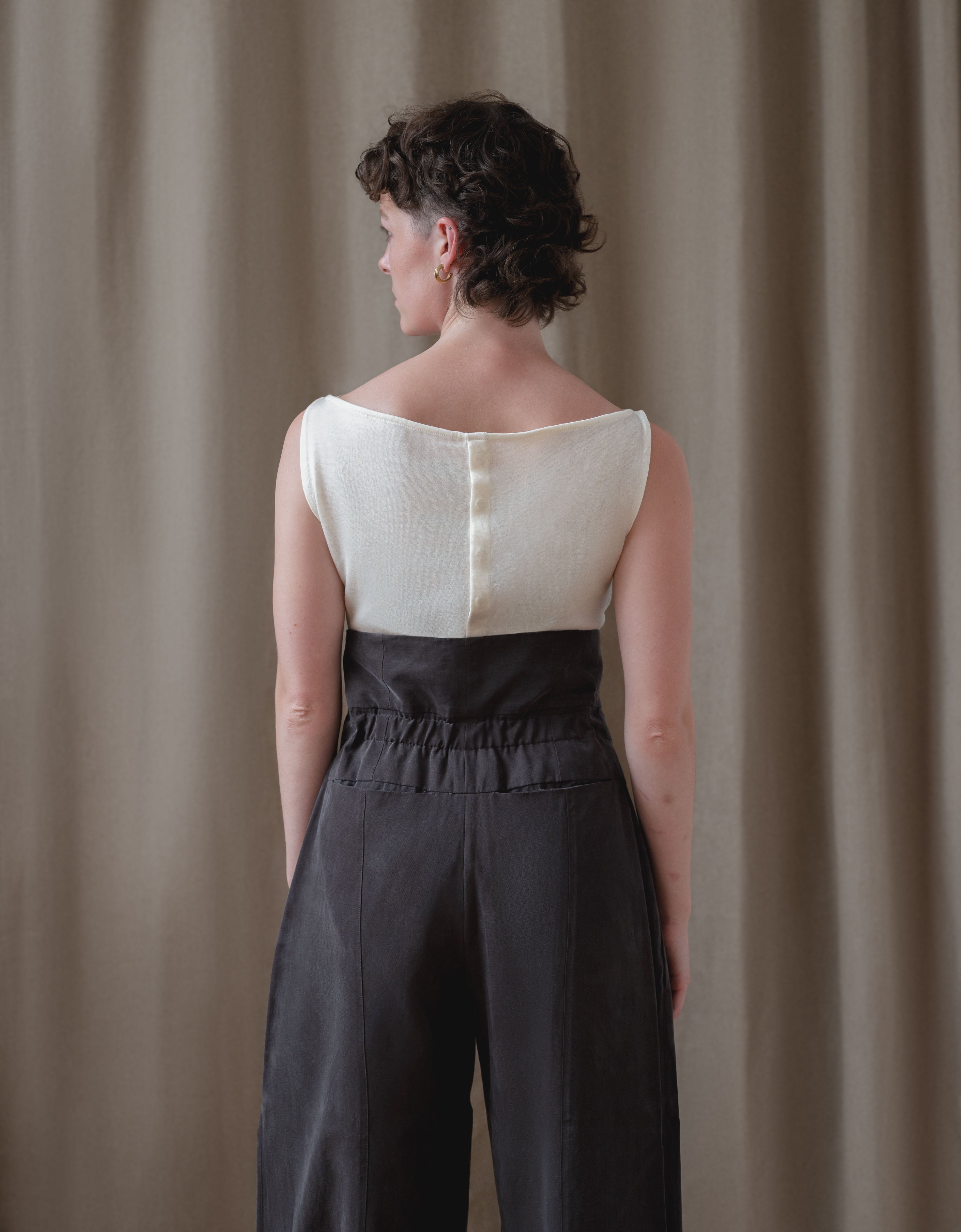 round relaxed trousers - brown cupro